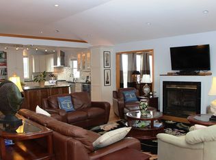 979 Whalehead Dr, Corolla, NC 27927