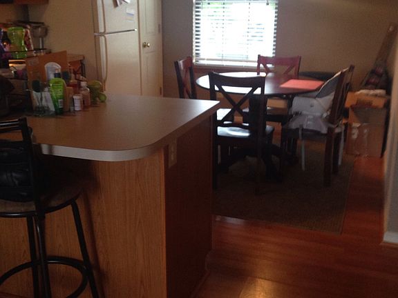 3rd image of 2550 Knightsbridge Ln