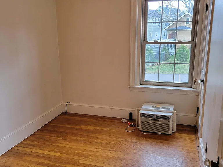 246 Woodford St #6 — Photo 2