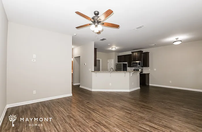 1851 Simmons Ln — Photo 6
