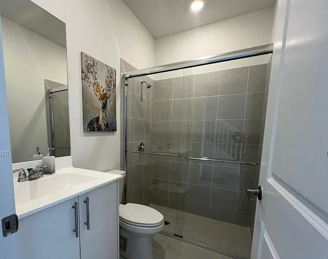 4 bed, 1633 sqft, $2,850 — Photo 4