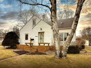 2022 W 7th St, Waterloo, IA 50702