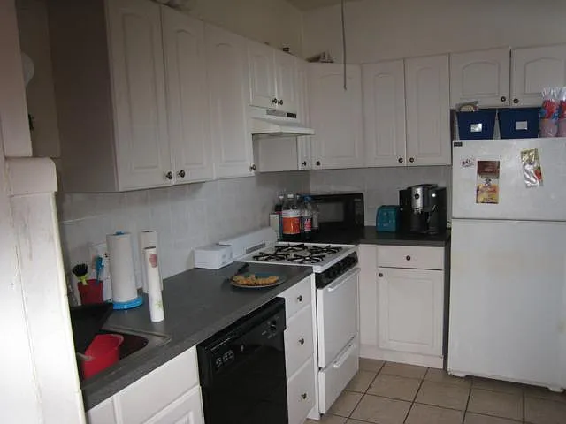 4 bed, 1025 sqft, $5,950 — Photo 1