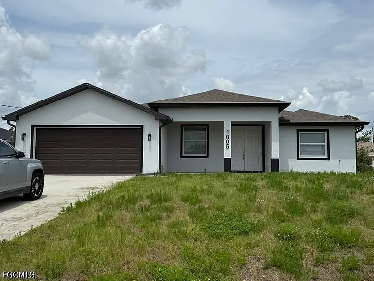 1005 Adeline Ave — Photo 1