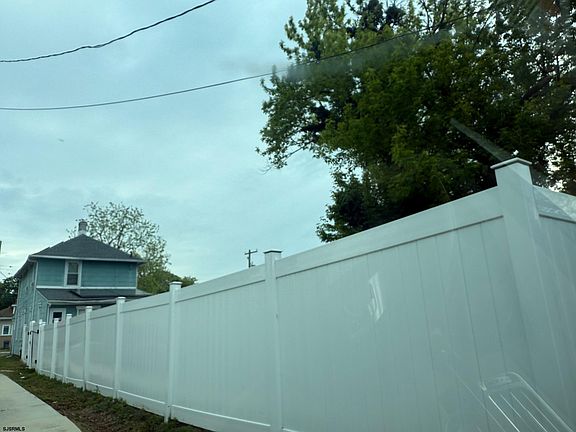 3rd image of 128 W Adams Ave