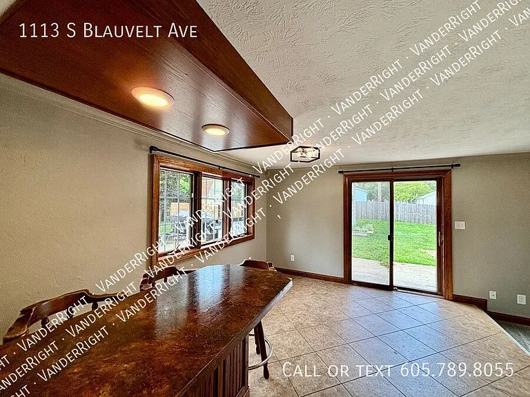 1113 S Blauvelt Ave — Photo 9