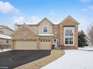 2960 Davenport Dr, West Chicago, IL