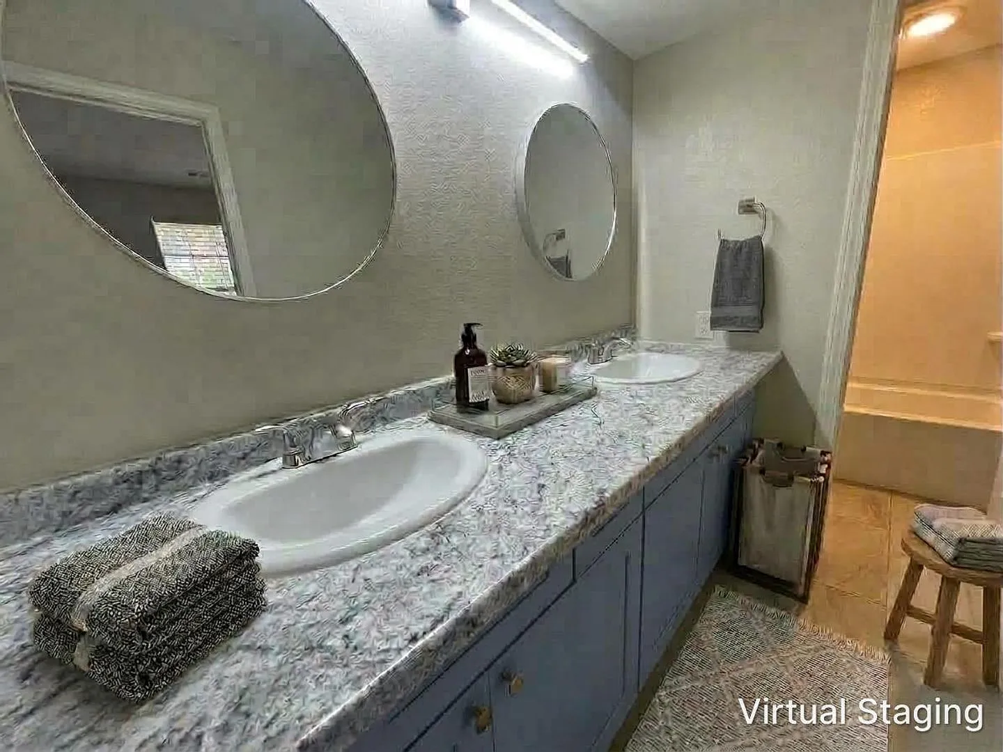 Newly Renovated Top to Bottom - 1 Bedroom 1 Bath - Walk-In Apartment — Photo 3
