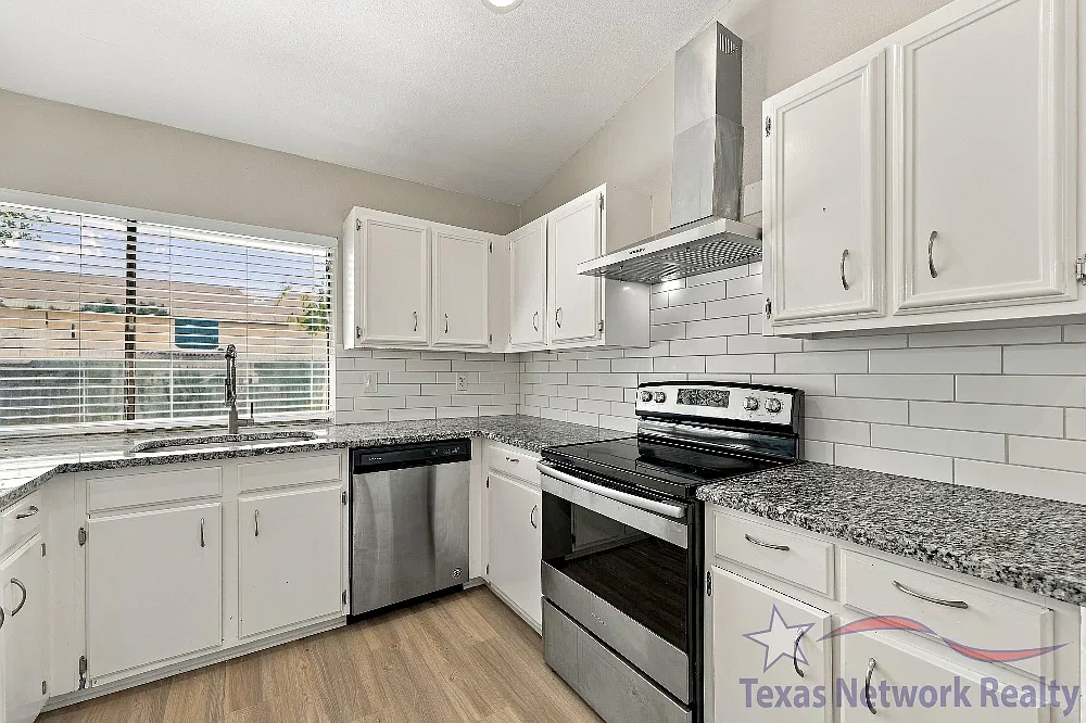 4622 La Marquesa Street - 1 — Photo 2