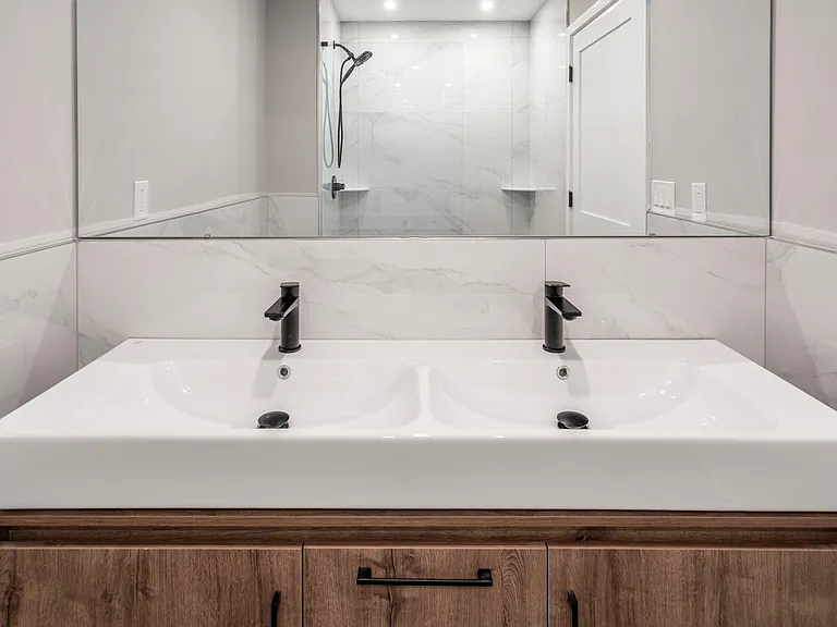 2401 Washington Ave — Photo 32
