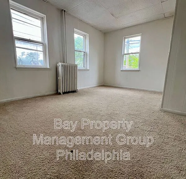 1001 Clifton Ave #2F — Photo 5