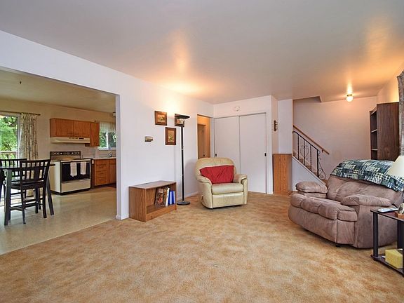 3rd image of 5755 Belmont Ave