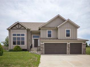 813 W Jack St, Lone Jack, MO 64086