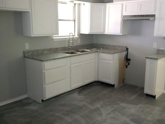 3rd image of 838 Navaho Trl