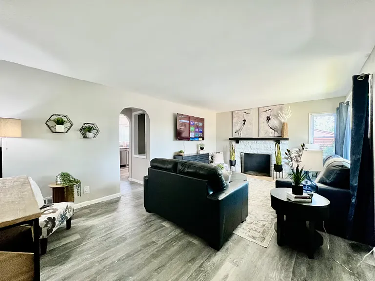 6635 Franklin Madison Rd — Photo 5