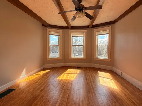 488 Park Ave #1, Worcester, MA 01610