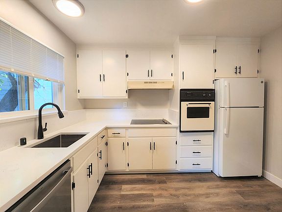 4th image of 665 Roble Ave #L