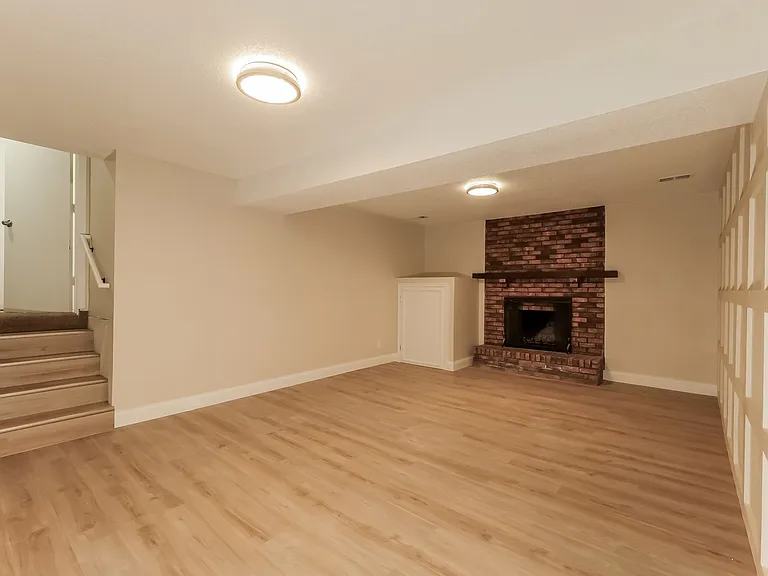 15045 Switzer Rd — Photo 22