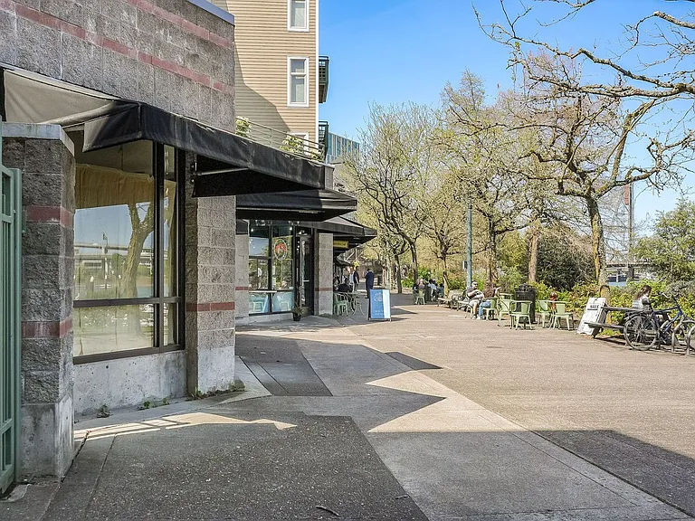 205 SW Montgomery St #204 — Photo 28