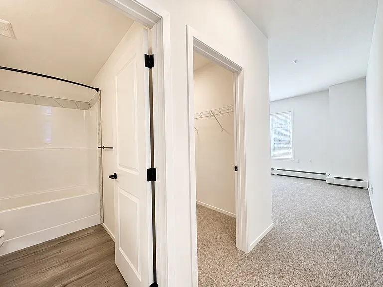 140 Mahogany St S #111 — Photo 7