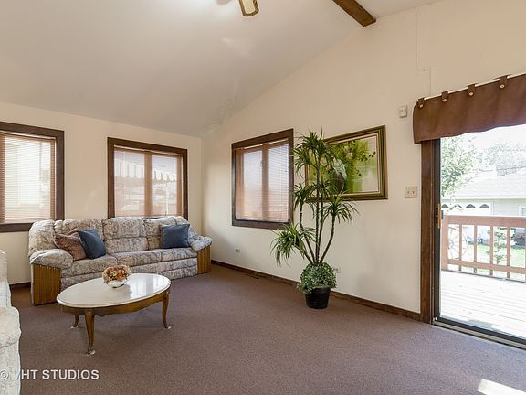 4th image of 2349 N Oak Park Ave