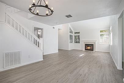 4th image of 390 Zachary Dr