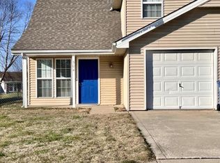 304 Southbrook Pkwy, Kearney, MO 64060