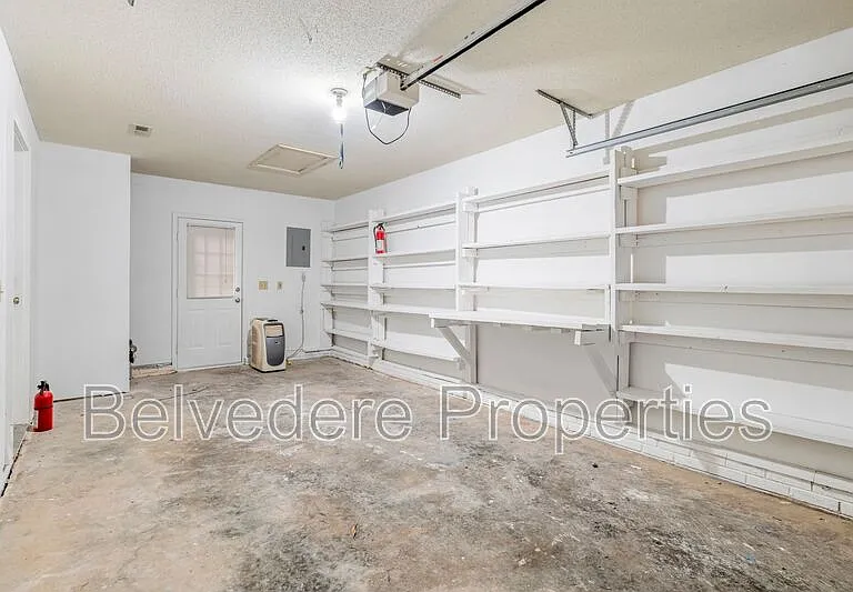 2320 Meadow Gate Dr — Photo 22