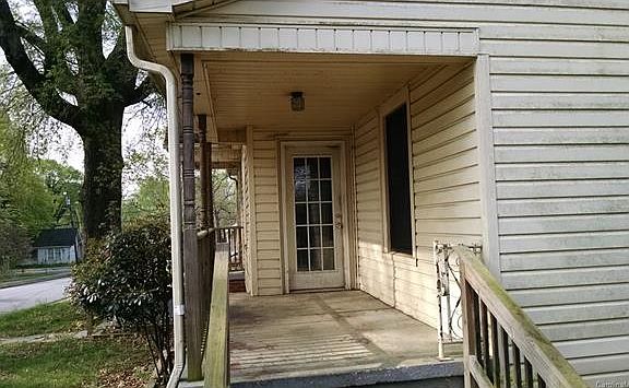 3rd image of 216 S Bost Ave