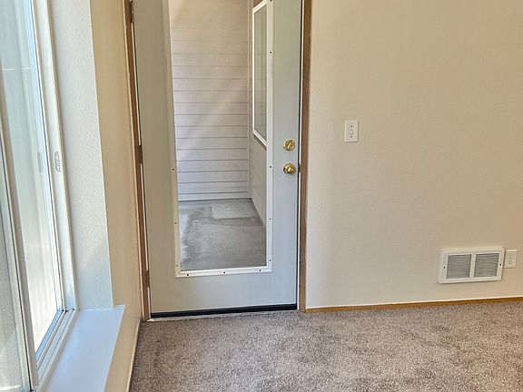 5th image of 1509 E Madison St APT 204