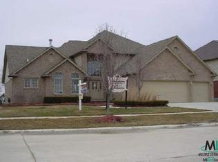 16651 English Gardens Dr, Macomb, MI 48042