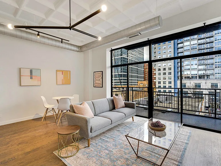 1307 S Wabash Ave #504 — Photo 3