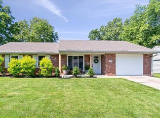 924 Ridgewood Dr, Plainfield, IN 46168