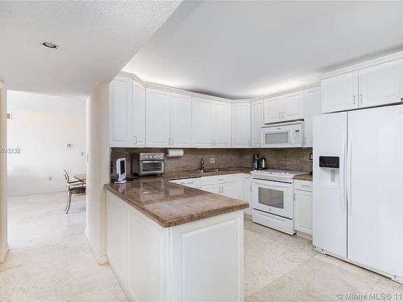 4th image of 2851 NE 183rd St #1503/5