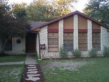 2nd image of 10904 Rustic Manor Ln