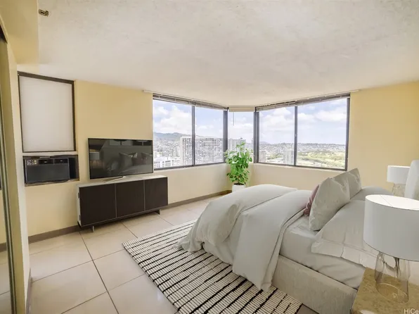 444 Niu St APT 3706, Honolulu, HI 96815