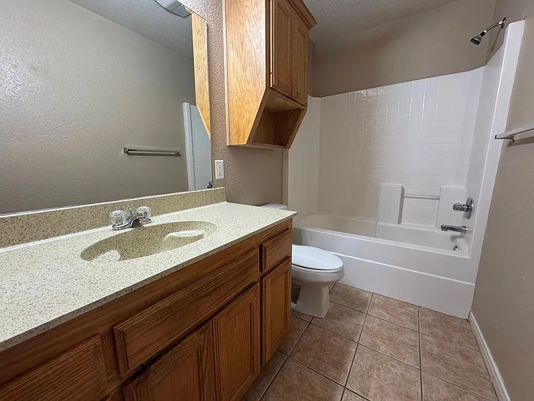 Sales--4706 John David — Photo 20