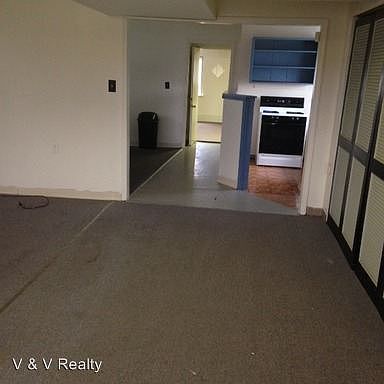 1st image of 205 Salina St