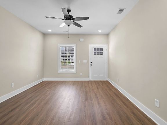 3rd image of 1003 Oak St #A