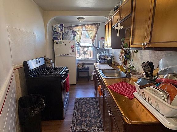 5th image of 3337 Oakmont St