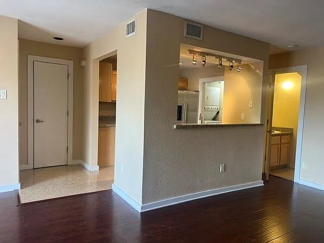4777 Cedar Springs Rd #7N — Photo 12