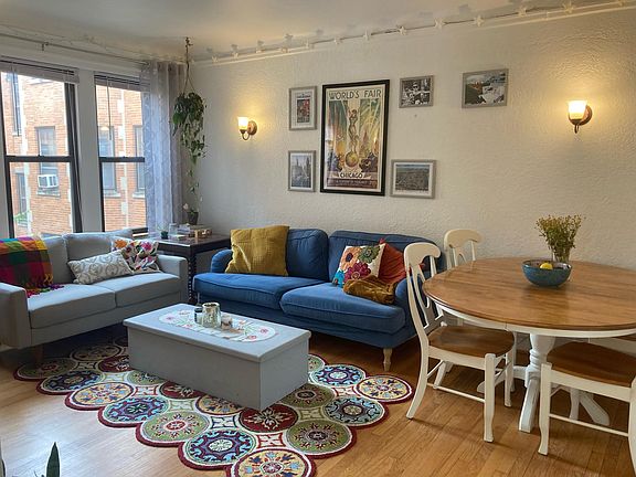 2nd image of 4514 1/2 N Paulina St APT 2W