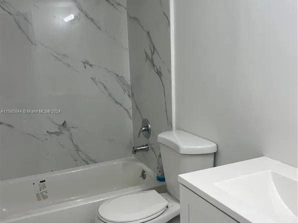 650 NE 149th St APT 404F, Miami, FL 33161