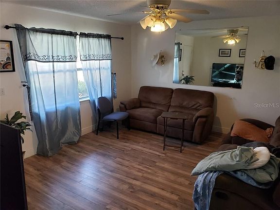 4th image of 1164 Cambourne Dr
