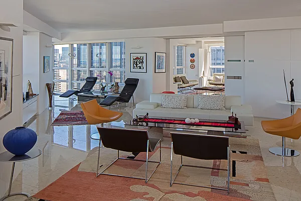 Sold by Macklowe Management Co. Inc | media 9