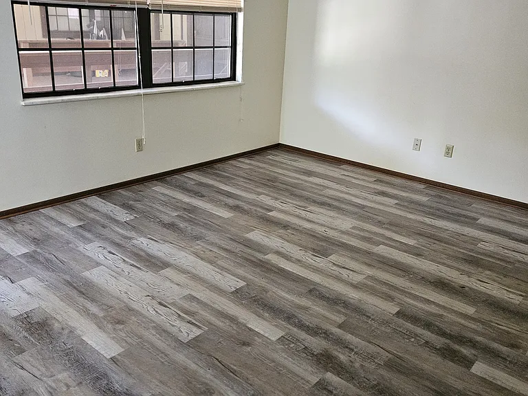 2146 Tanglewood Ave #E — Photo 6