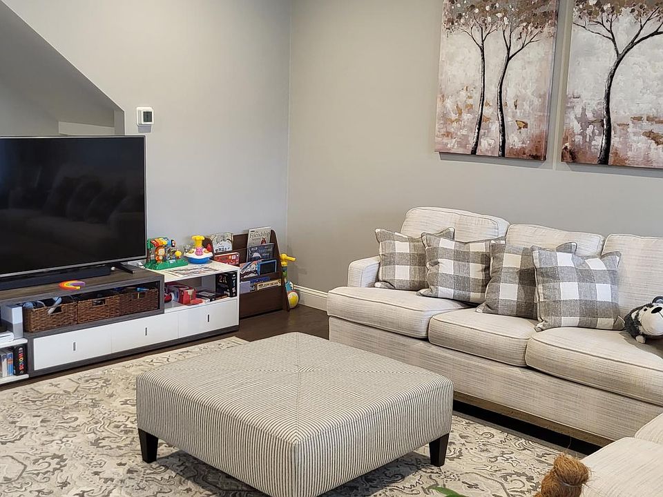1st image of 299 Lexington St #109