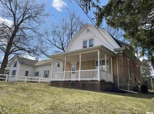 606 N Main St, Eureka, IL