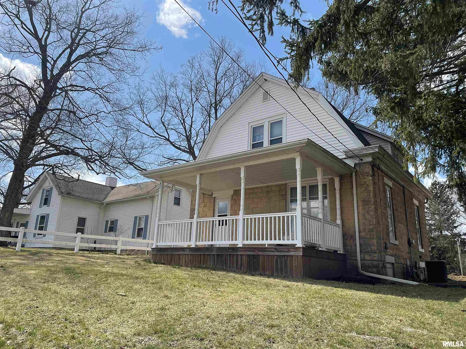 606 N Main St photo 1