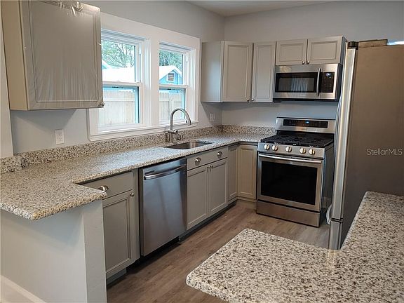 4th image of 416 26th Ave S